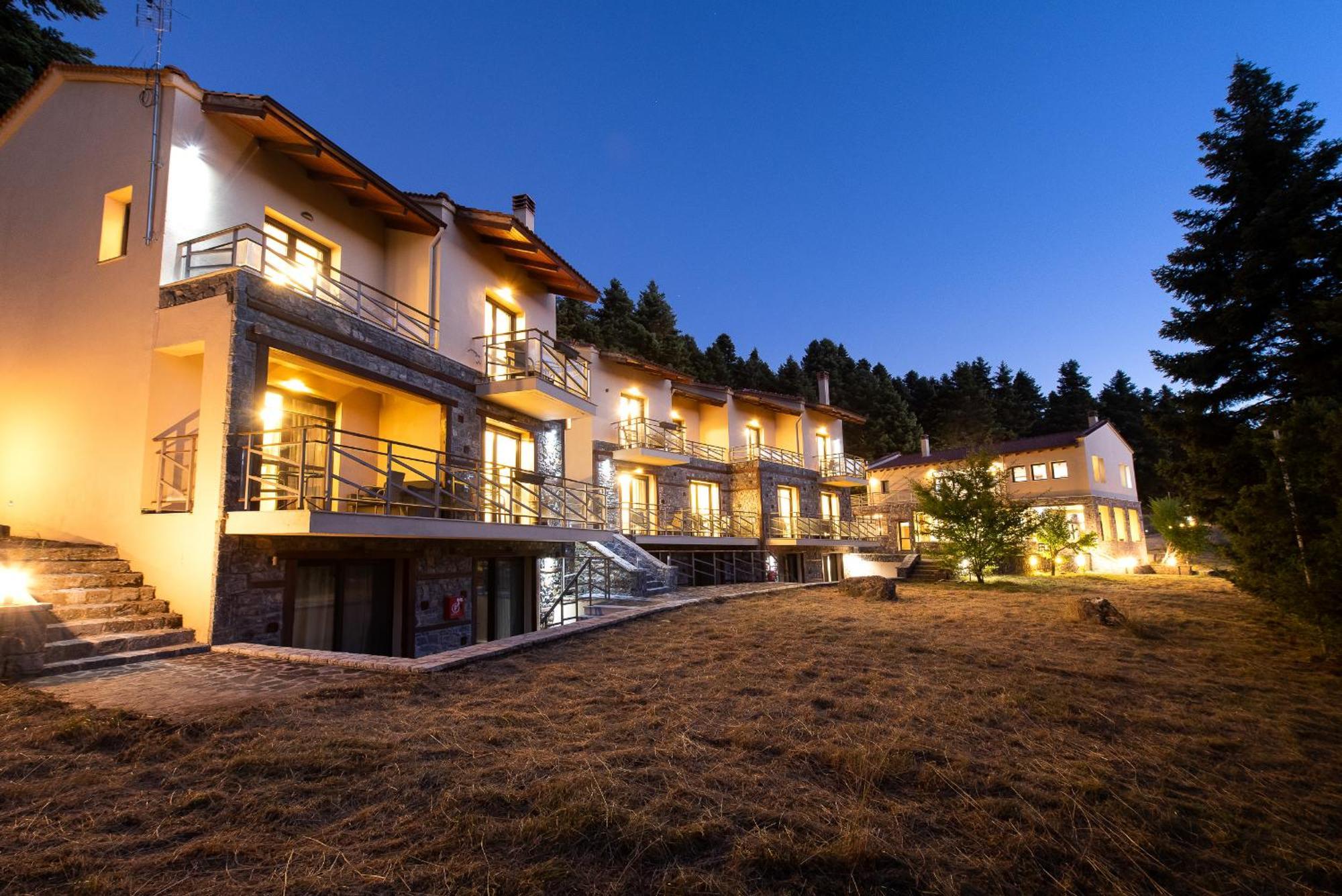 Natura Hotel Vitina Buitenkant foto