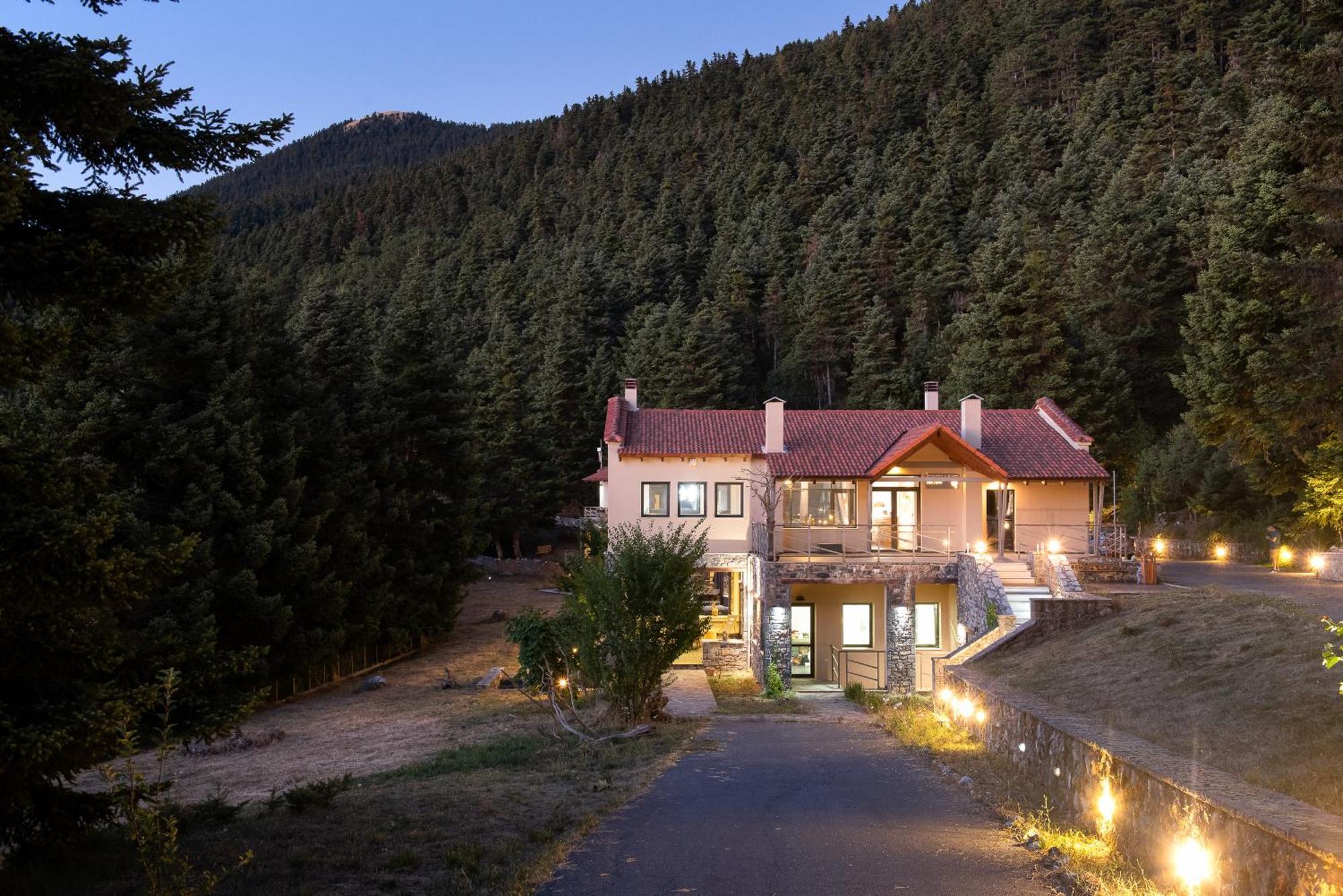 Natura Hotel Vitina Buitenkant foto