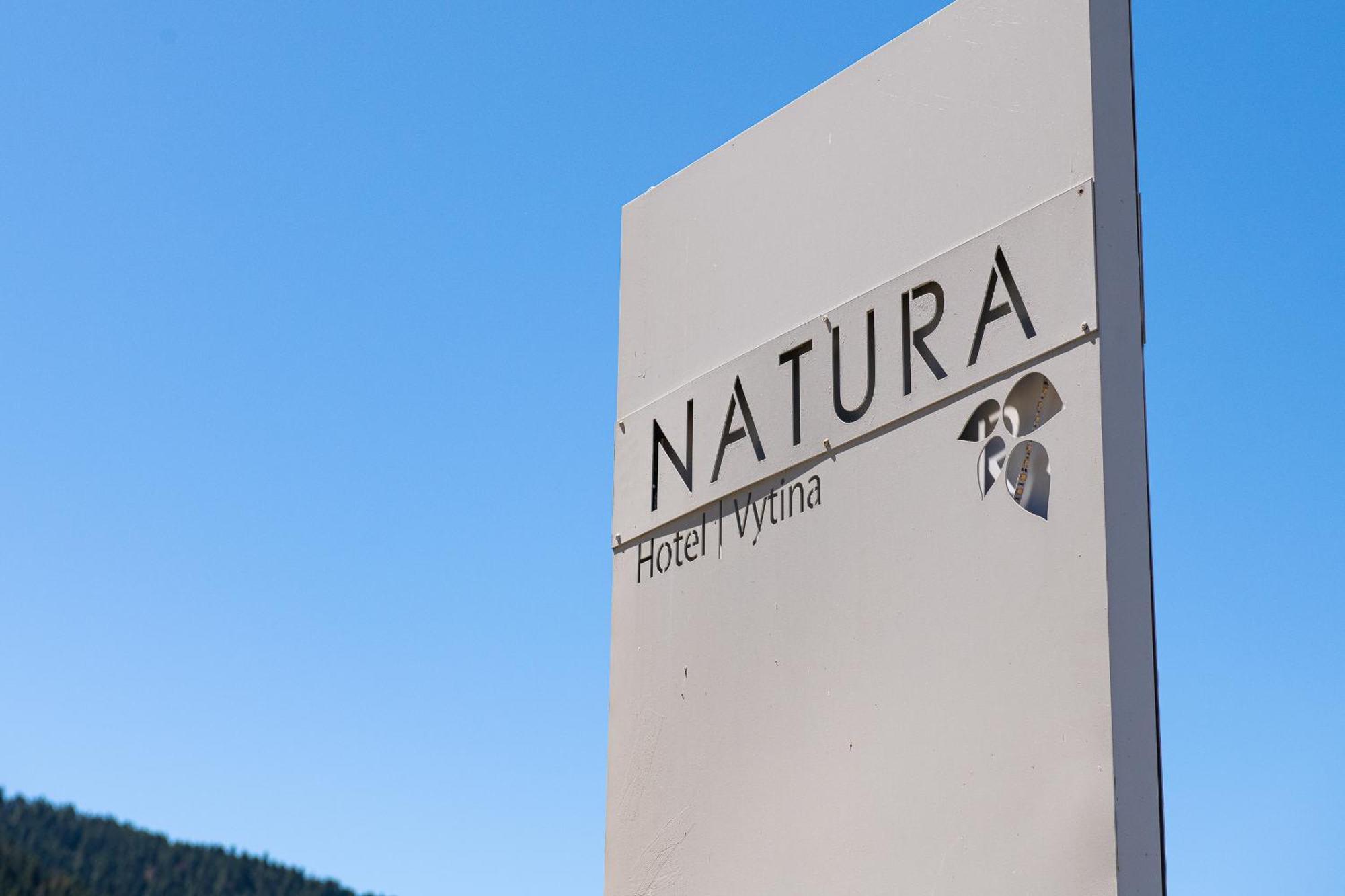 Natura Hotel Vitina Buitenkant foto