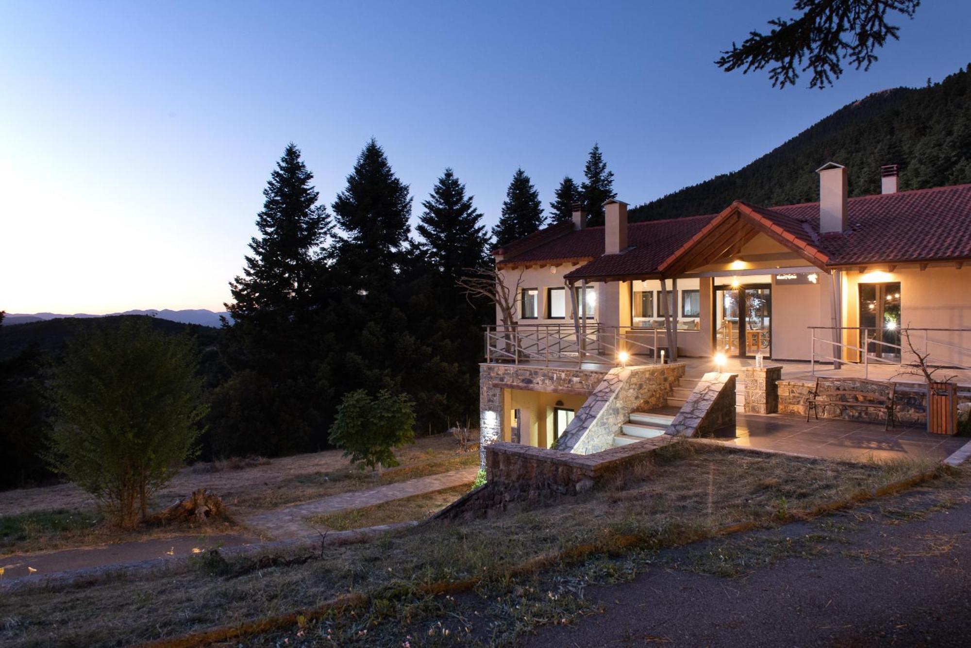 Natura Hotel Vitina Buitenkant foto