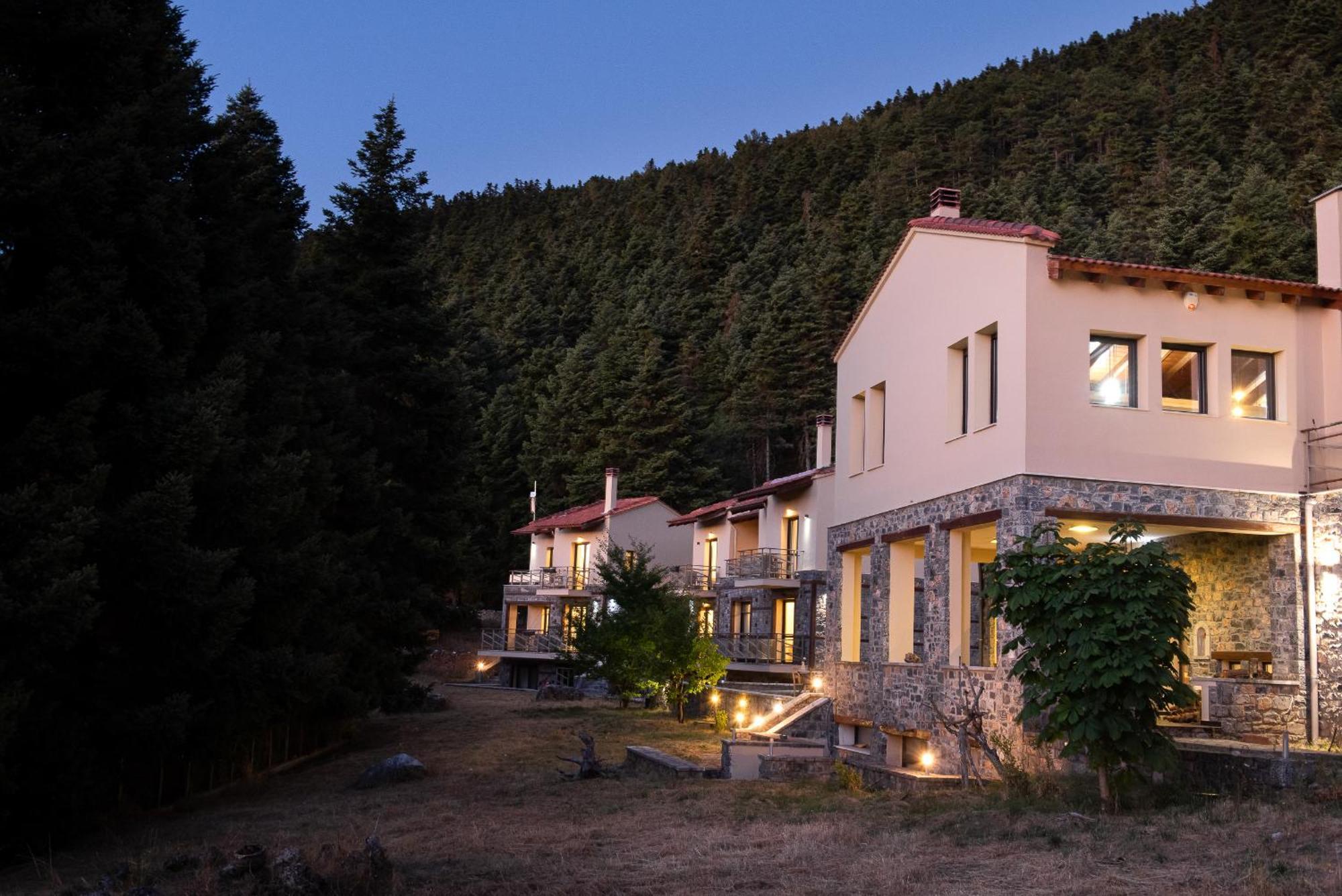 Natura Hotel Vitina Buitenkant foto
